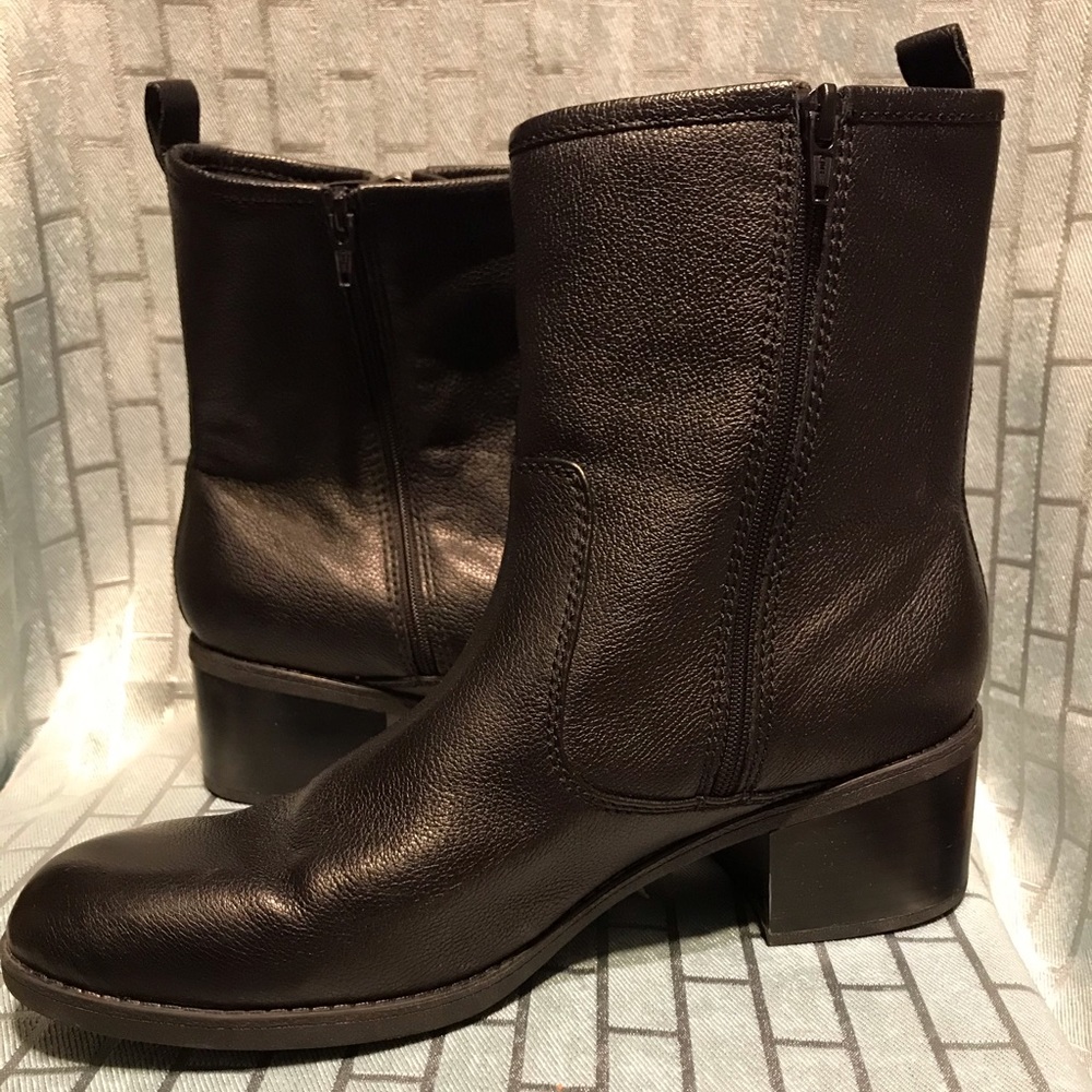 Clark’s Women Black Ankle Boots Sz 11
